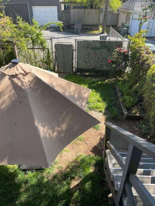 4 Bedroom Upper Level Kits Home Vancouver Exterior photo